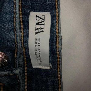 WOMENS ZARA BLUE JEANS SIZE 4